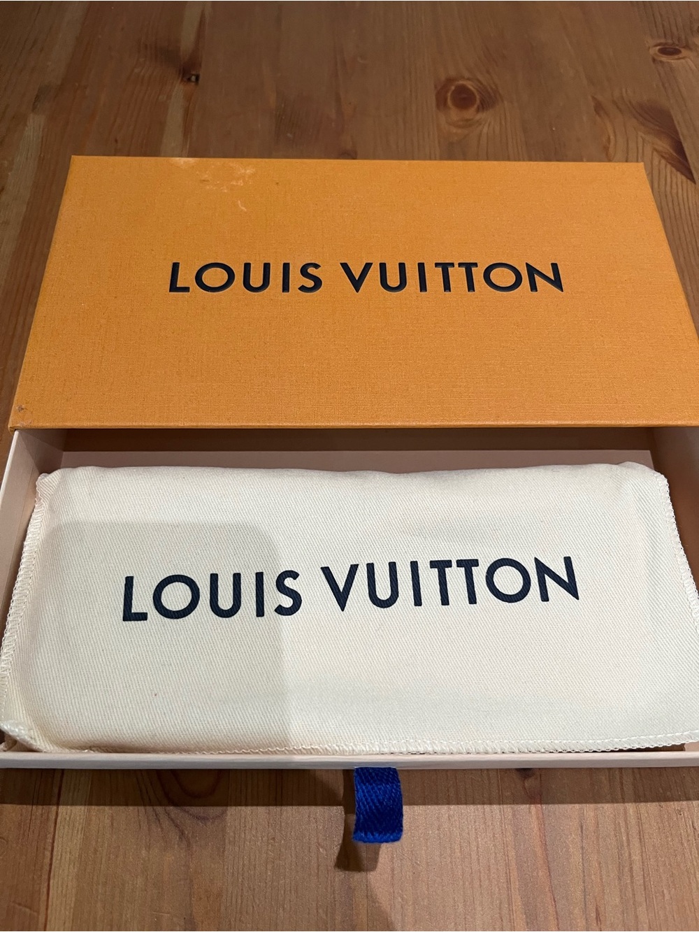 Louis Vuitton White Canvas Card & Key Holder Pouch with Navy Logo